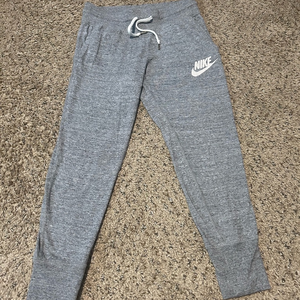 Nike Cuffed Capris